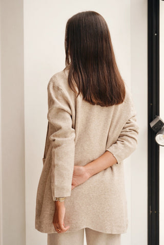 CHAQUETA DE PUNTO BEIGE