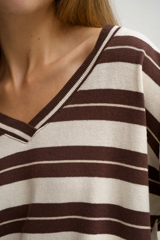 JERSEY DE RAYAS ESCOTE PICO
