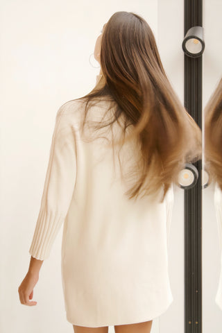 VESTIDO DE PUNTO CUELLO VUELTO CRUDO