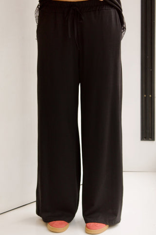 PANTALÓN COMFY NEGRO
