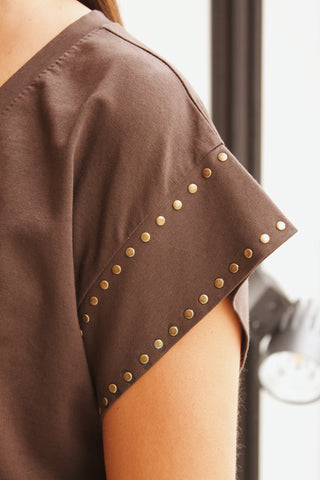 CAMISETA TACHAS MARRÓN CHOCOLATE