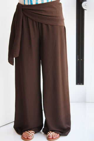PANTALÓN CHOCOLATE CON PAÑUELO