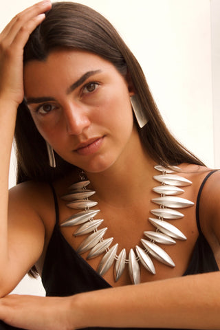 COLLAR