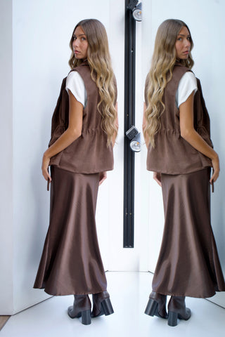 FALDA MIDI SATINADA COLOR CHOCOLATE