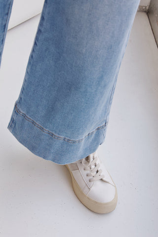 JEANS RECTOS BAJO CON COSTURA