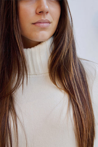 VESTIDO DE PUNTO CRUDO CUELLO SUBIDO