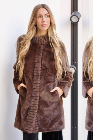 CHAQUETÓN DE PELO COLOR VISÓN