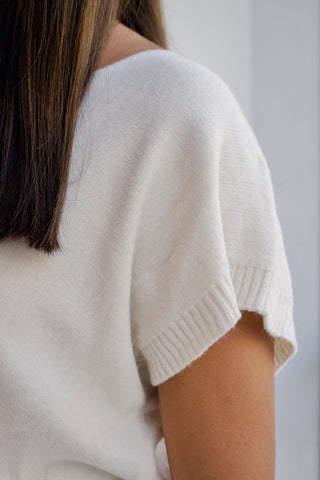 CAMISETA DE PUNTO BEIGE ESCOTE PICO