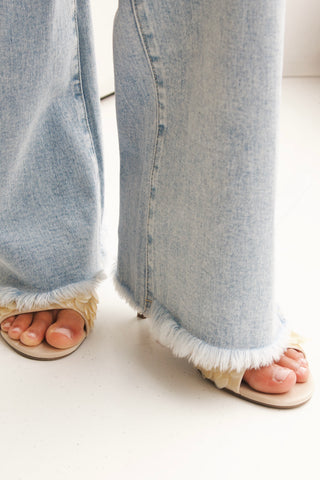 JEANS BAJO DESFLECADO