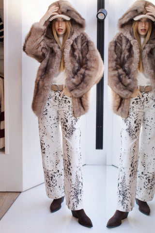 CHAQUETÓN DE PELO CON CAPUCHA