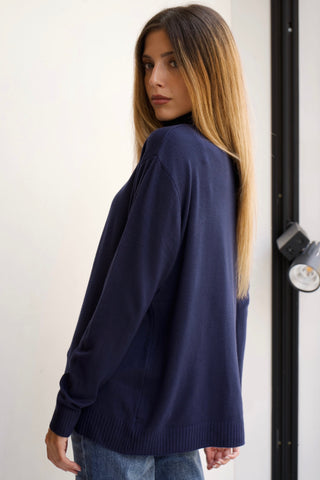 JERSEY BÁSICO AZUL MARINO CUELLO SUBIDO