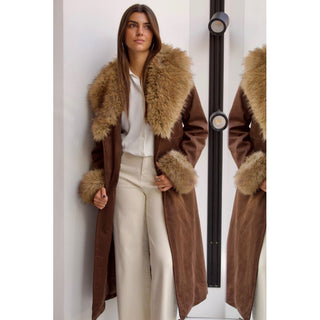 ABRIGO SERRAJE CUELLO Y PUÑOS DE PELO