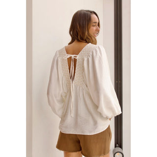 BLUSÓN NIDO DE ABEJA BORDADO