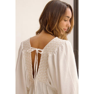 BLUSÓN NIDO DE ABEJA BORDADO