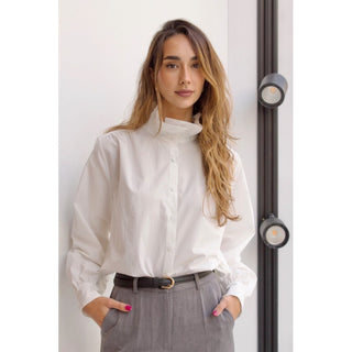 CAMISA ALGODÓN VOLANTE EN EL CUELLO