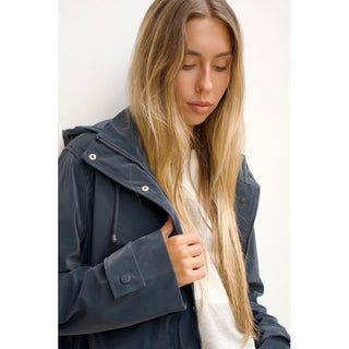 CHUBASQUERO AZUL MARINO