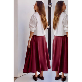 FALDA DE RASO CON BOLSILLOS