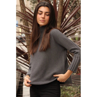 JERSEY ANTRACITA CUELLO CISNE