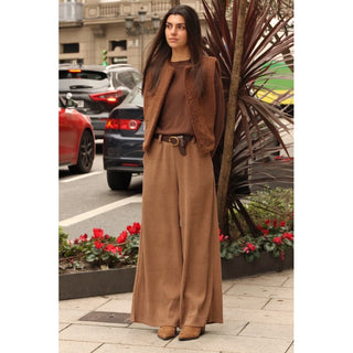 PANTALÓN DE PANA CAMEL CON CINTURÓN