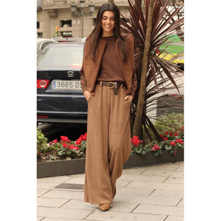 PANTALÓN DE PANA CAMEL CON CINTURÓN