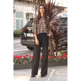 PANTALÓN DE PINZAS NEGRO