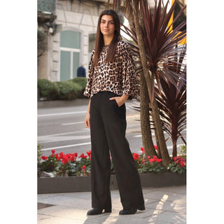 PANTALÓN DE PINZAS NEGRO