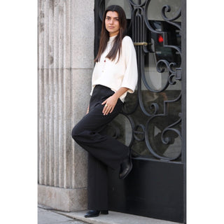 PANTALÓN DE PINZAS NEGRO