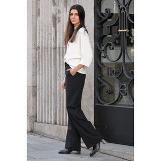 PANTALÓN DE PINZAS NEGRO