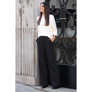 PANTALÓN DE PINZAS NEGRO