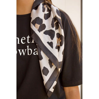 PAÑUELO ASEDADO ANIMAL PRINT