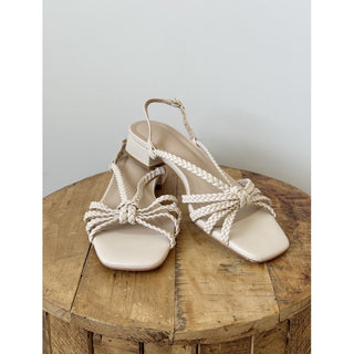 SANDALIA NUDE TIRAS TRENZADAS