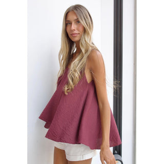 TOP TIRANTES VUELO COLOR VINO